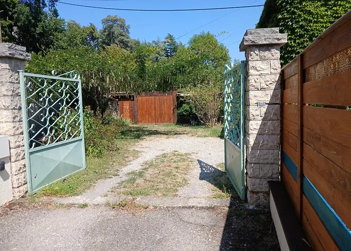 Bed & Breakfast Le Du Parc Proche Du Safari Parc De Peaugres 4*