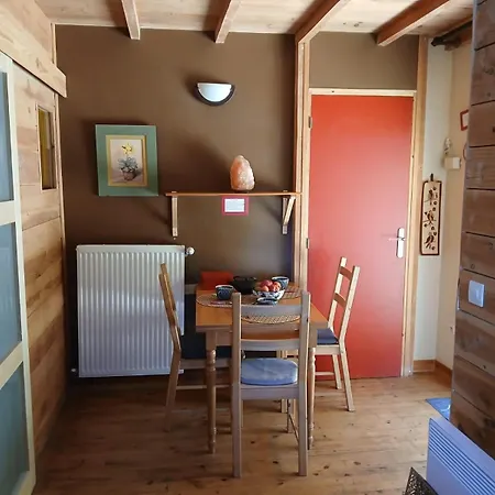 Le Du Parc Proche Du Safari Parc De Peaugres Bed and Breakfast 4*