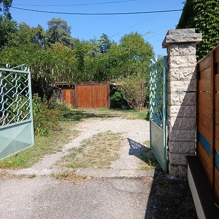 Bed & Breakfast Le Du Parc Proche Du Safari Parc De Peaugres 4*